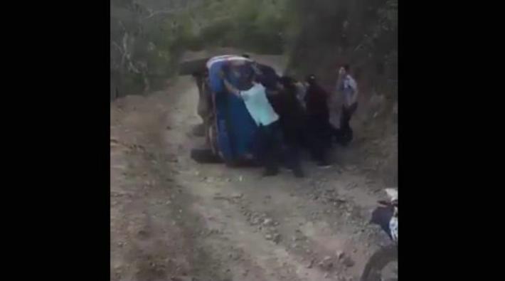 Intentan ayudar y meten la pata
