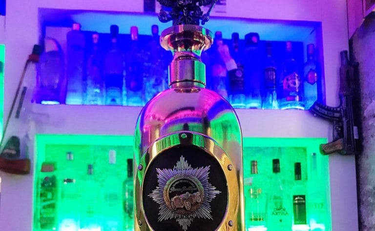 Aparece vacía botella de vodka robada de 1,1 millones de euros