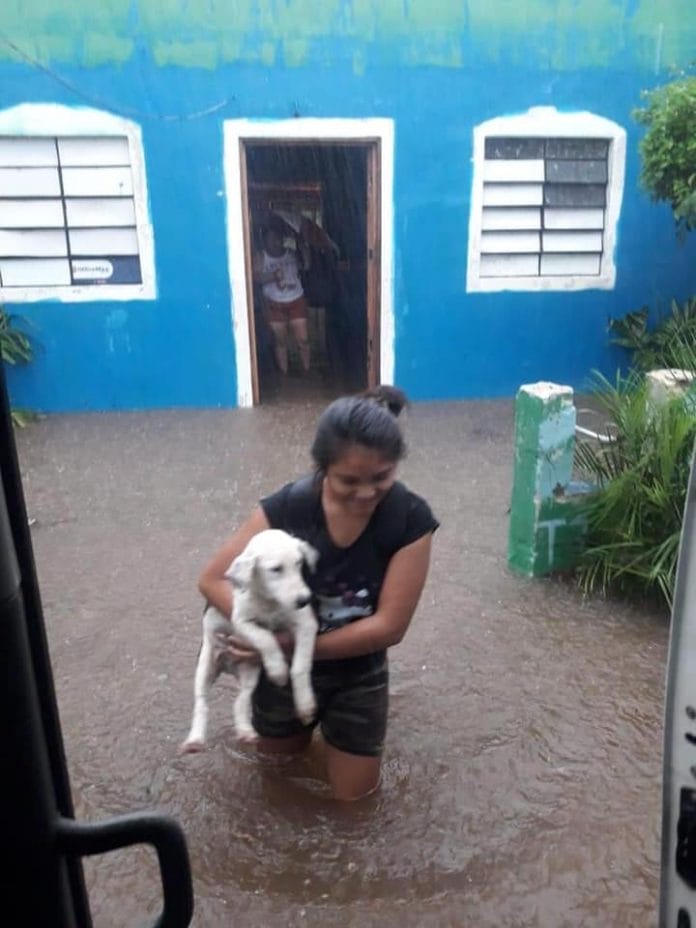 Familias son desalojadas de Tecoh por inundaciones