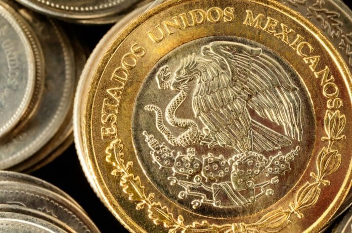 Peso mexicano cae por temor a Covid-19