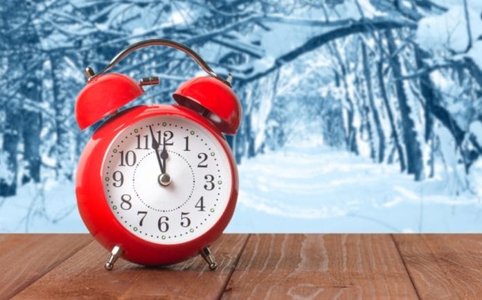 ¿Cuándo inicia el horario de invierno? ¿Atraso o adelanto mi reloj?