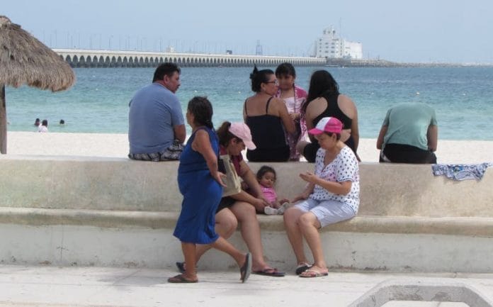 Gobierno de Yucatán reabrirá playas y permitirá fiestas en Yucatán