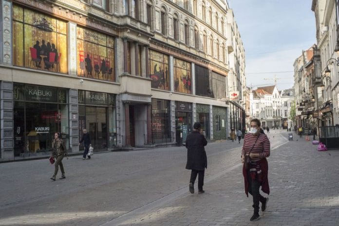 Bélgica cierra restaurantes y cafeterías tras repunte de contagios