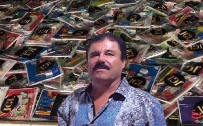 Reparten útiles escolares con iniciales de 'El Chapo' en Sinaloa