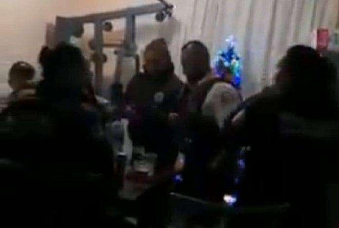 policías organizan fiesta navideña