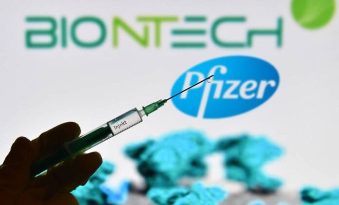 Vacuna de BioNTech y Pfizer es 100% efectiva en adolescentes