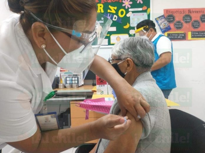 Comienza la vacunación de abuelitos con nerviosismo y emoción en Espita