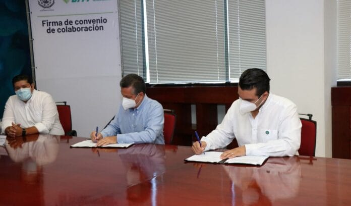 Ayuntamiento de Mérida firma convenio con la UTM