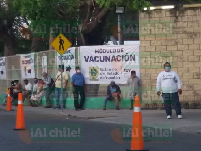 Mérida: Varios ya hacen fila para recibir la dosis contra Covid-19