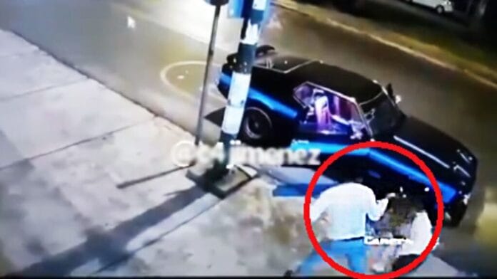 Hombre golpea y arrastra a mujer en calles de Coyoacán (video)
