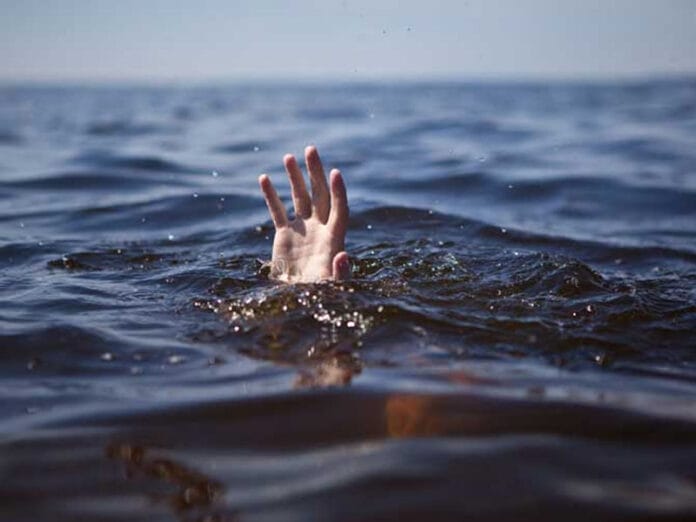 Mesero murió tras salvar a una niña que se ahogaba en la playa