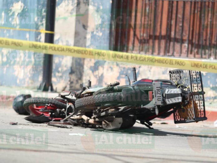 Pareja en moto sufre accidente en Mérida; el conductor está grave