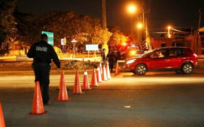 restricción vehicular nocturna en Yucatán
