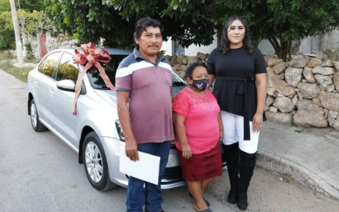 Humilde “chicharronero” se ganó un automóvil en Sorteos Torres Yucatán