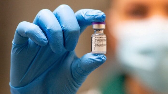 Abren registro para refuerzo de la vacuna a personas contra Covid-19