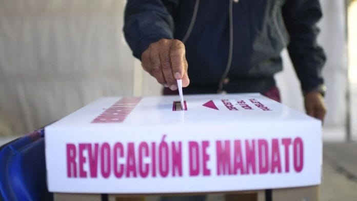 Con memes, mexicanos 'votan' en consulta sobre Revocación de Mandato