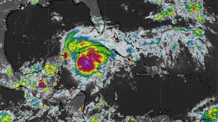 Potencial ciclón tropical 1, se forma frente a la Península de Yucatán