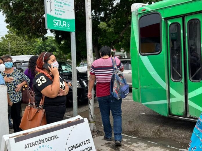 Mérida: Hombre armado se suba un camión de Situr y ataca al chofer de la unidad