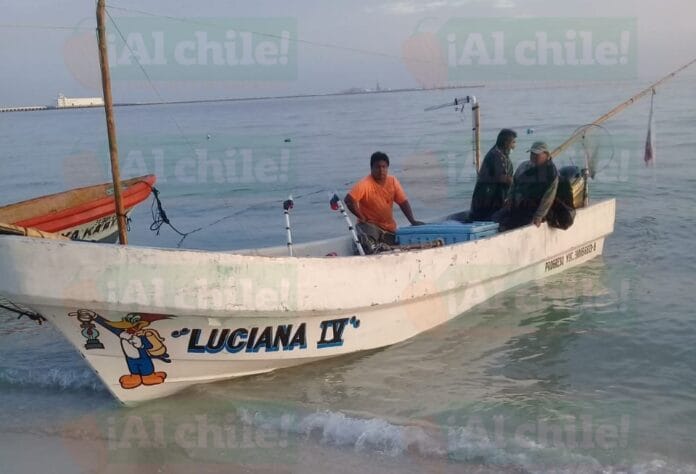 Progreso: Pescadores estuvieron apunto de morir ahogados tras chochar sus embarcaciones
