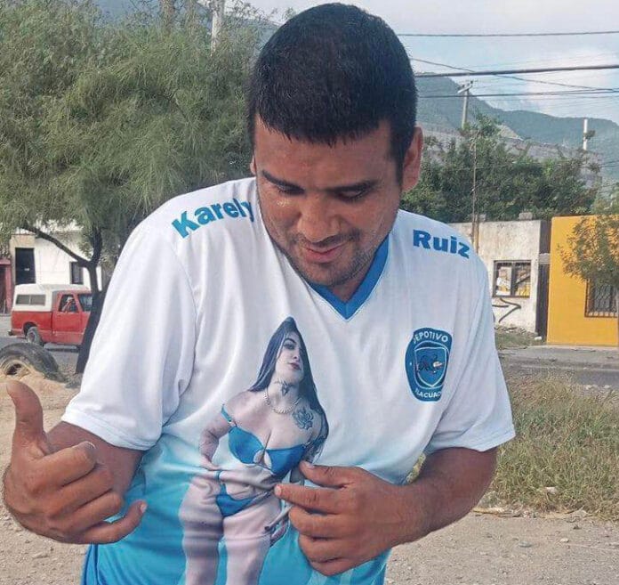 Deportistas usan a Karely Ruiz como imagen de sus uniformaes