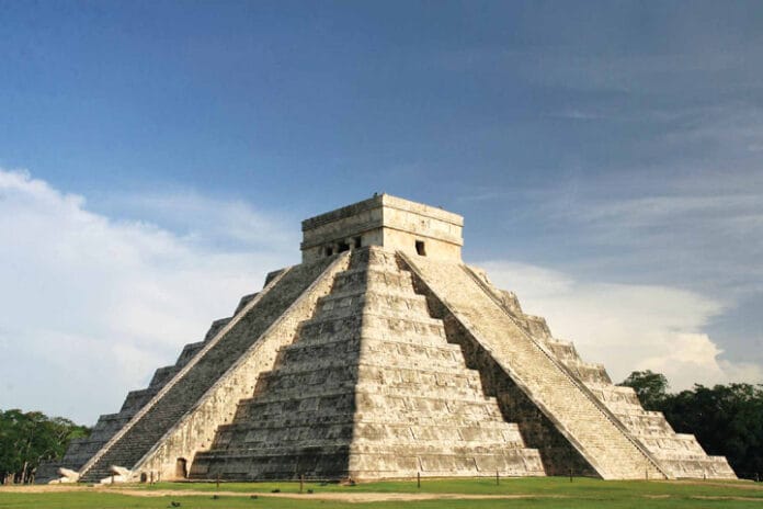 La Zona Arqueológica de Chichén Itzá recibió hoy, al visitante 2.5 millones