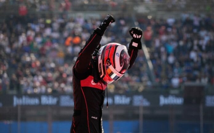Jake Dennis triunfa en el ePrix México