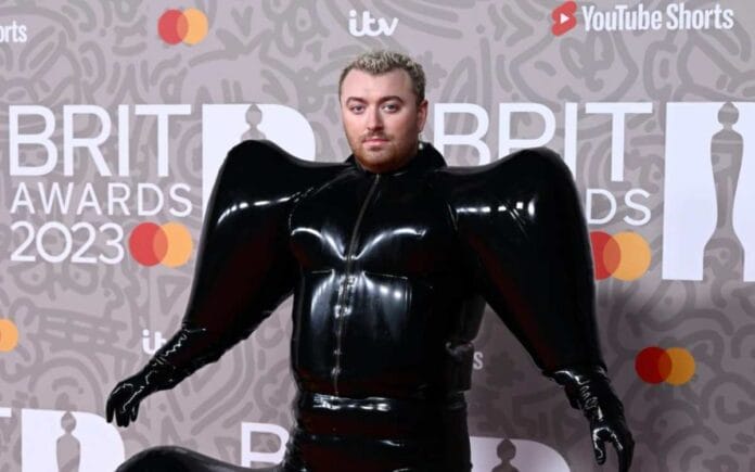 El polémico atuendo de Sam Smith en los Brit Awards