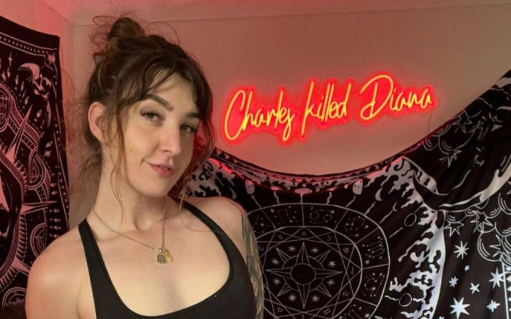 El caso de Sarah Button: Fue expulsa de la universidad cuando estaba a