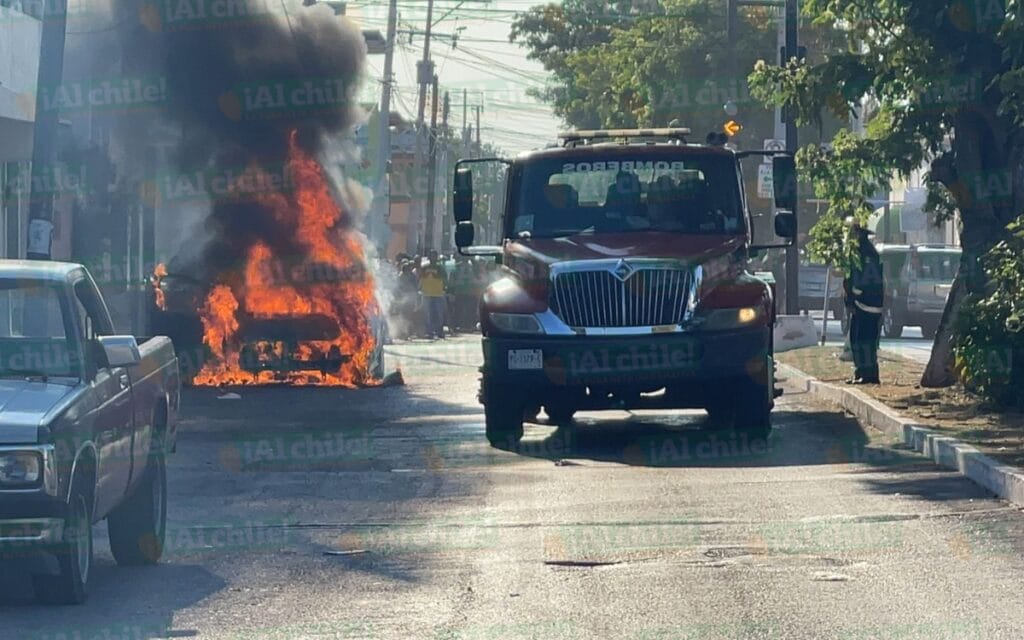 Progreso. Un Auto Fue Consumido Por Las Llamas; Vecinos Fallaron ...