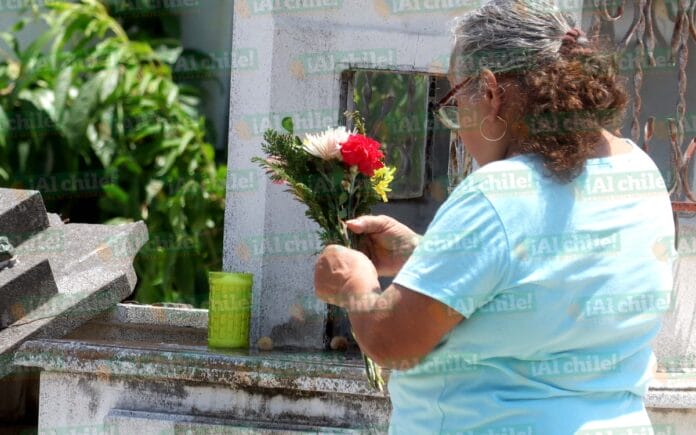 Día de las madres en los cementerios de Mérida