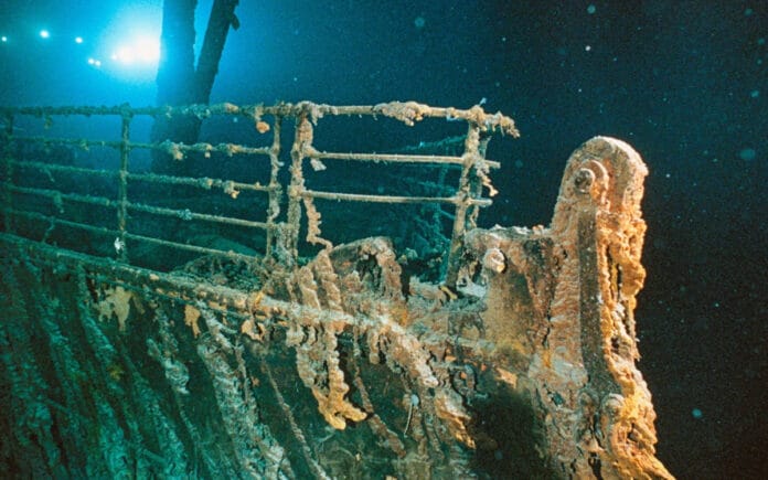 Submarino con turistas desaparece; exploraban los restos del Titanic