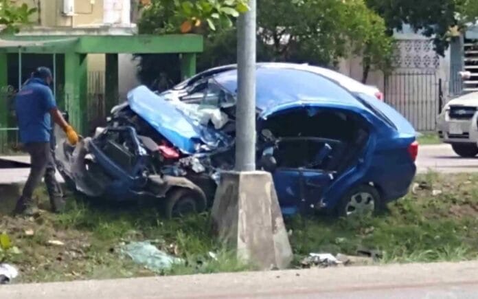 Fuerte accidente en el periférico de Mérida