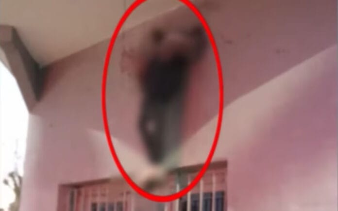 Ratero pierde la vida durante su oficio; quedó atascado en una ventana (VÍDEO)