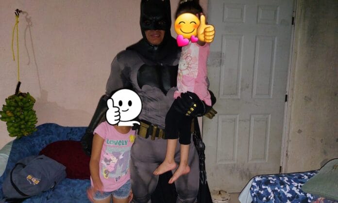 Batman de Motul pide apoyo para niñas huérfanas; necesitan útiles escolares