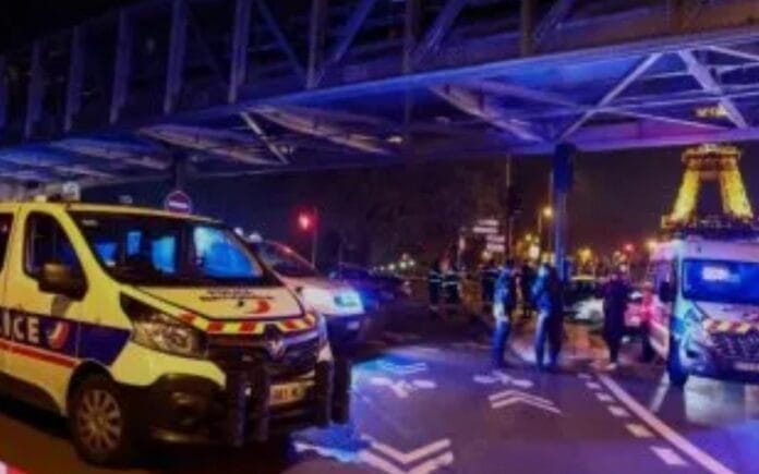 Ataque terrorista en la Torre Eiffel deja un turista muerto y dos heridos (VIDEO)