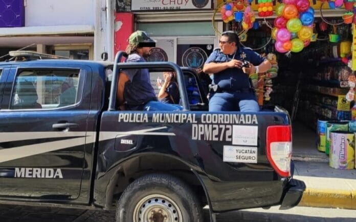 Padre detenido en el centro de Mérida