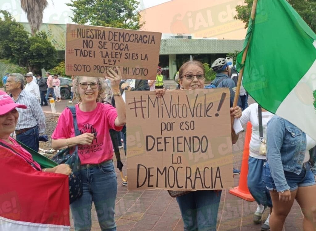 Yucatán. Realizan marcha por la democracia en Mérida: “¡Queremos democracia!"