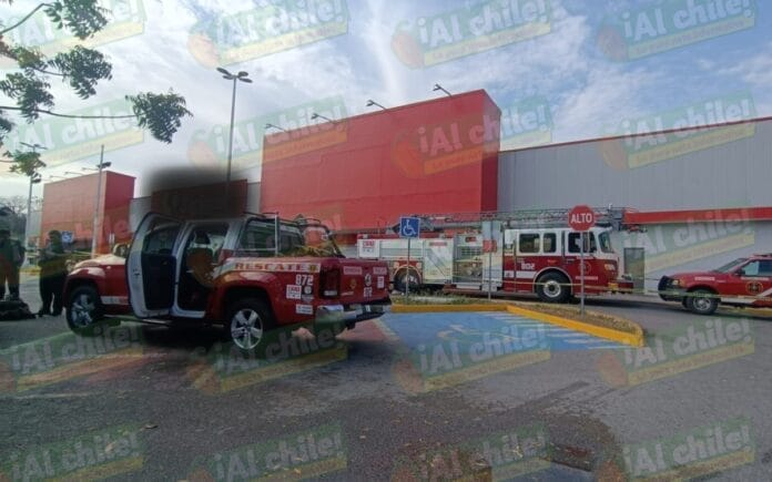 Se incendia supermercado en Xoclán