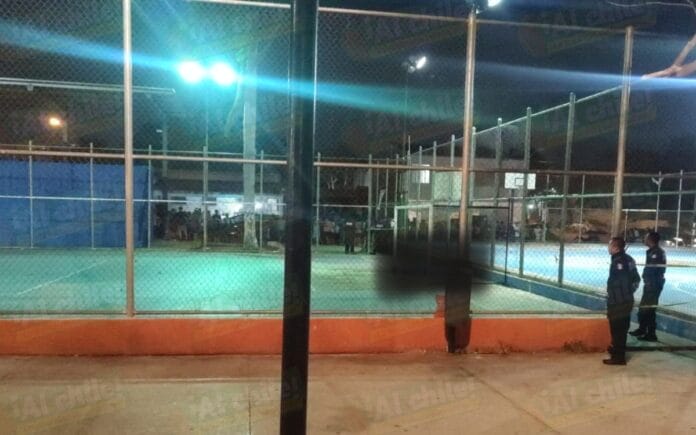 Chavito muere tras recibir fatal descarga eléctrica mientras jugaba fut en un parque de Mérida