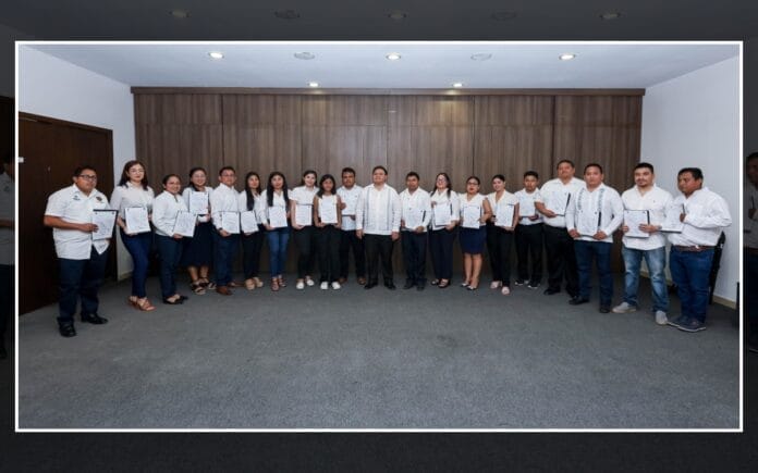 equipo ministerial en la Fiscalía de Yucatán