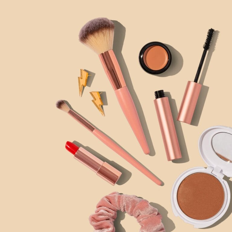 Remedios caseros: ¿Cómo quitar las manchas de maquillaje en la ropa?
