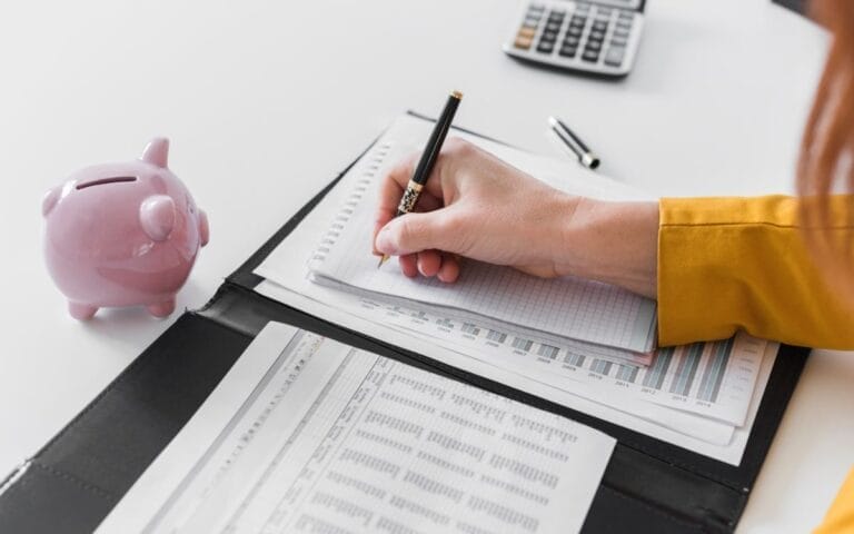 Descubre si te toca hacer la declaración anual ante el SAT