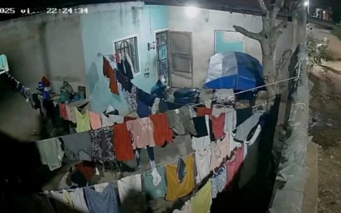 Apedrean casa Ticul niña
