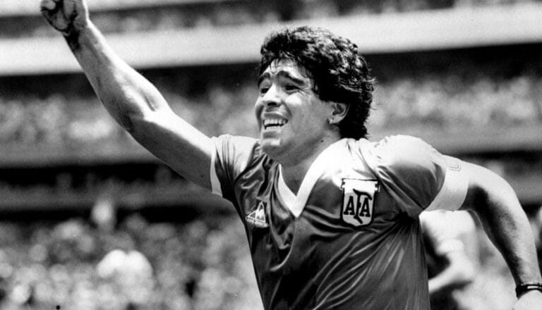 ¿Se hizo presente? Extraño momento en TV tras recordar a Maradona