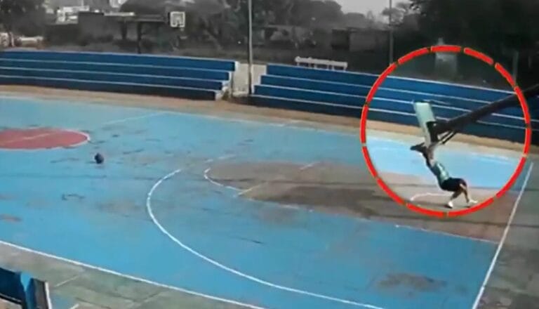 Joven se colgó del aro y terminó muerto: se le vino abajo