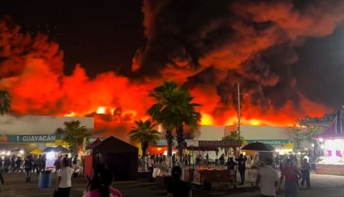 Noche de teror en Feria Tabasco: incendio deja cinco muertos tras concierto de Grupo Frontera