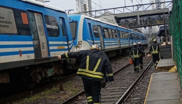 "Quiso salvarla y acabaron despedazados”: pareja murió atropellada por tren tras tremendo pleito