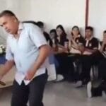 Maestro murió frente a sus alumnos durante festival escolar mientras cantaba una canción