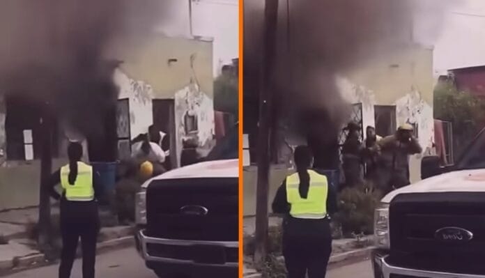 Bombero se quiebra en plena chamba al pensar que su abuela murió en incendio: “La casa donde fue feliz”