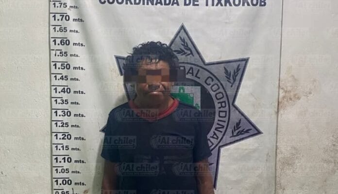 Lo cacharon “sacando la masacuata” en espacio deportivo de Tixkokob